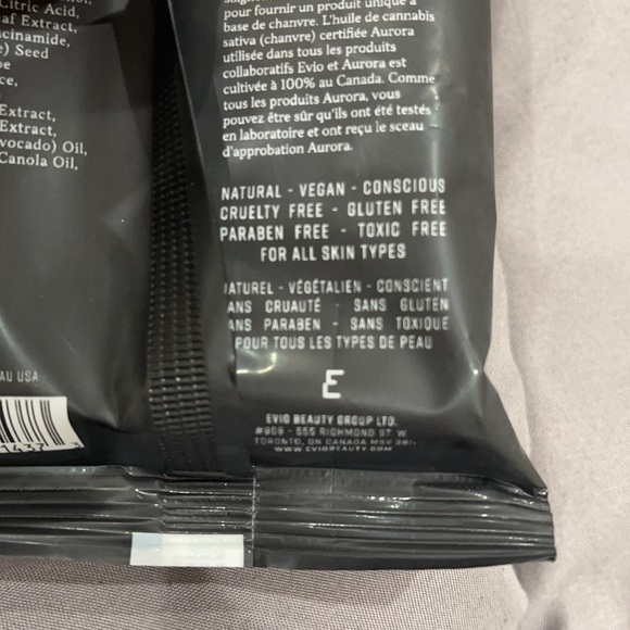EVIOSKIN Refreshing Cleansing Hemp Wipes - Picture 3 of 3